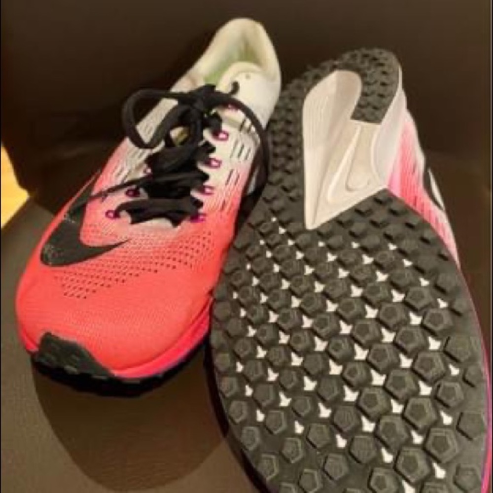 Nike runners - Picture 2 of 2